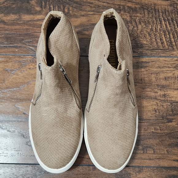 CushionAire Wedge Sneaker - Picture 1 of 4